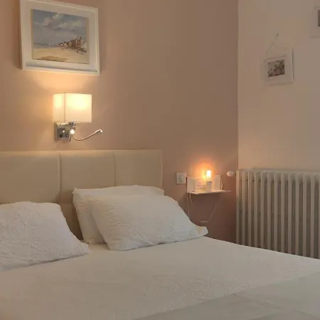 Bed & Breakfast D'hotes La Maison De Mon Pere Saint Alban Auriolles