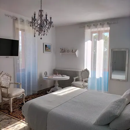Alojamento de Acomodação e Pequeno-almoço D'hôtes La Maison De Mon Père Saint Alban Auriolles